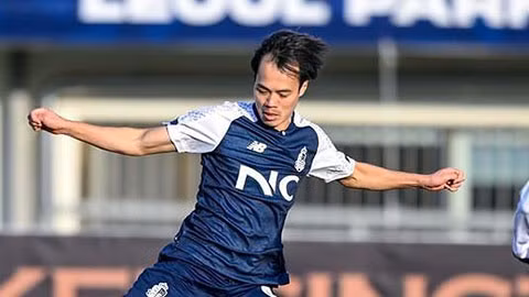 Đầu năm 2023, tiền đạo sinh năm 1996 gia nhập Seoul E-Land của Hàn Quốc với mức lương được cho là khoảng 100 triệu đồng/tháng. Ảnh: Vietnamnet