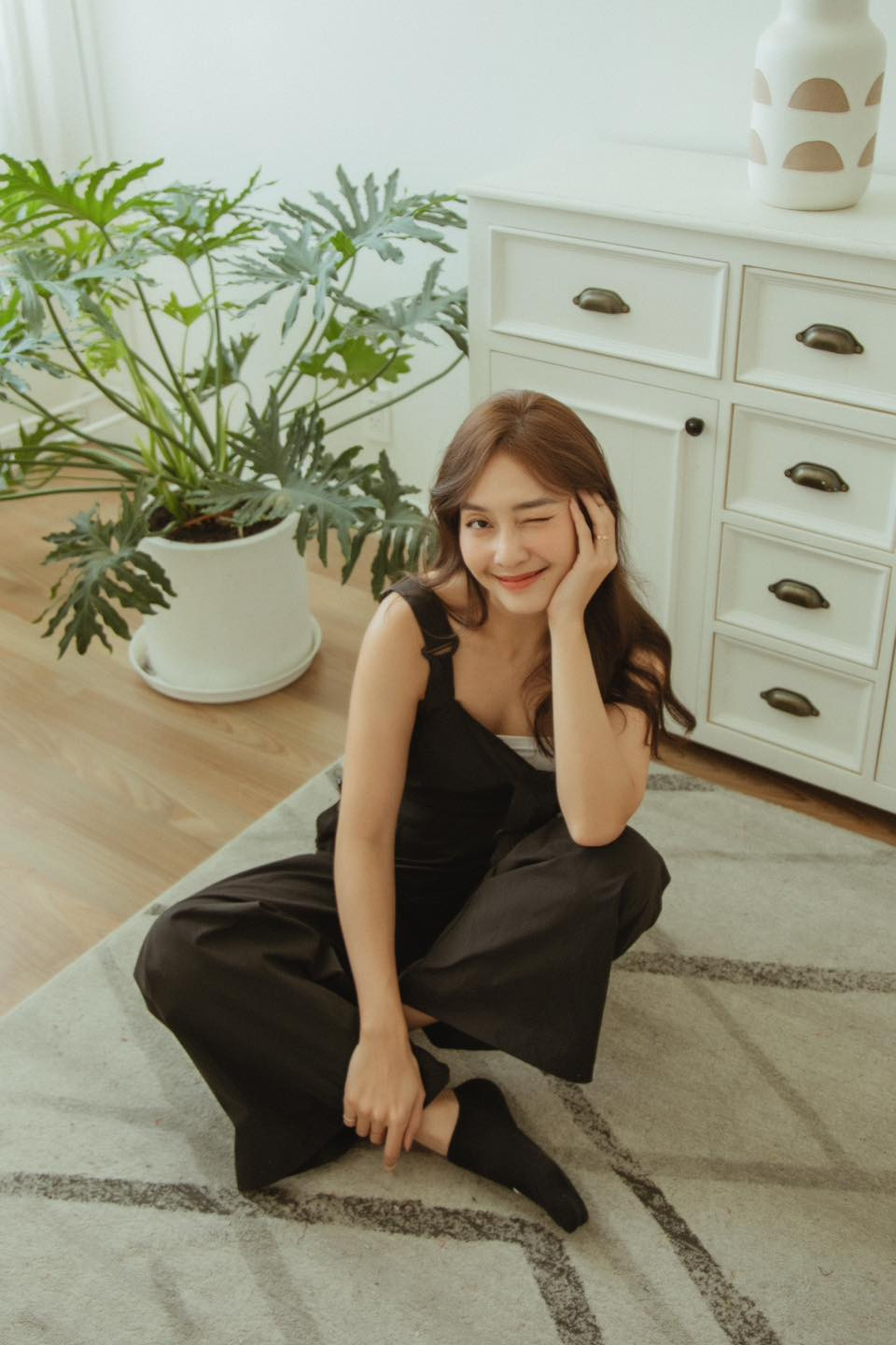 Sau một thời gian hoạt động nghệ thuật, Khả Ngân dồn tiền dành dụm và vay thêm ngân hàng để tậu căn hộ nhỏ xinh ở Thủ Thiêm (quận 2, TP HCM). Ảnh: FB Khả Ngân Sushi