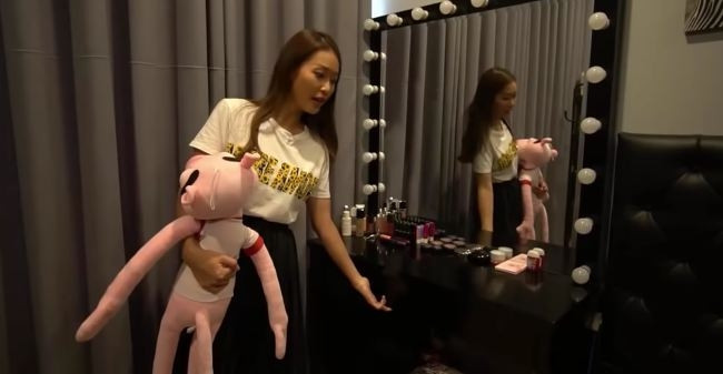 Dù diện tích khá nhỏ nhưng mỗi góc đều được bài trí gọn gàng, hiện đại. Ảnh chụp màn hình