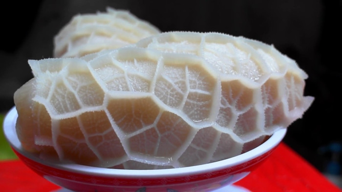 Tại Việt Nam, sách bò có giá từ 140.000 - 200.000đ/kg. Ảnh: Internet