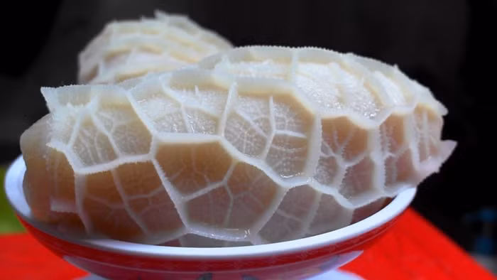 Tại Việt Nam, sách bò có giá từ 140.000 - 200.000đ/kg. Ảnh: Internet