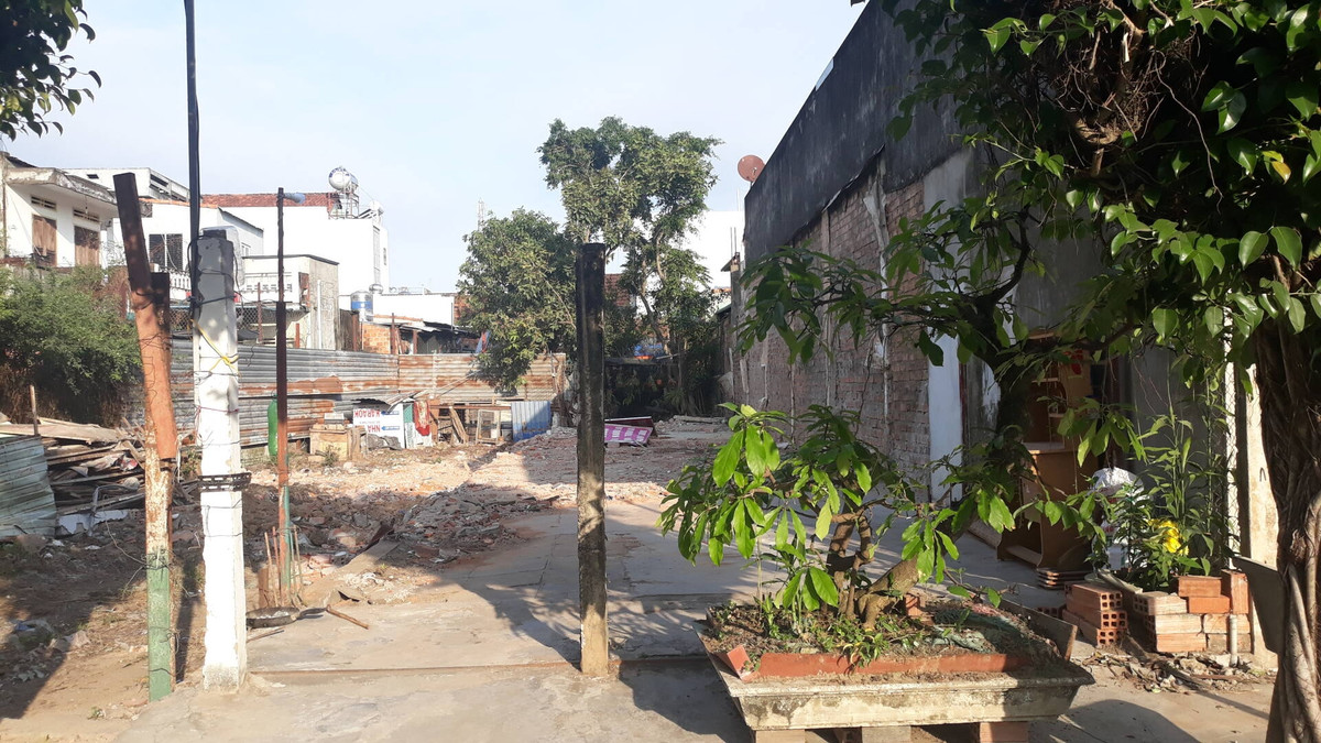 Gia đình có thêm thành viên cần không gian rộng rãi hơn. Nhưng do tài chính có hạn, kiến trúc sư phải cân nhắc các phương án, sao cho nhà mới vừa đầy đủ công năng cần thiết nhưng vẫn thông thoáng và tiết kiệm chi phí. Ảnh: Luân Nguyễn