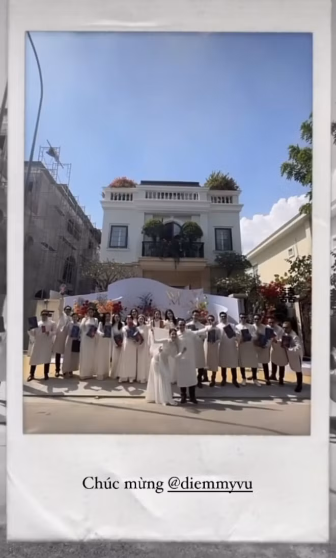 Biệt thự của Diễm My 9X và chồng doanh nhân gồm 2 tầng, có gam màu trắng chủ đạo. Ảnh: Faceboo