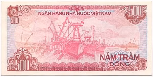 Tờ tiền 500 đồng được Ngân hàng Nhà nước Việt Nam phát hành lần đầu tiên vào năm 1988, sau khi đất nước bước vào thời kỳ đổi mới. Ảnh: Baoquangninh