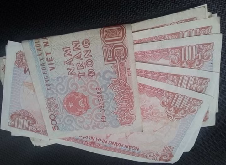 Thời điểm đó, tờ 500 đồng có giá trị khá lớn và được sử dụng rộng rãi trong các giao dịch hàng ngày. Ảnh; Internet