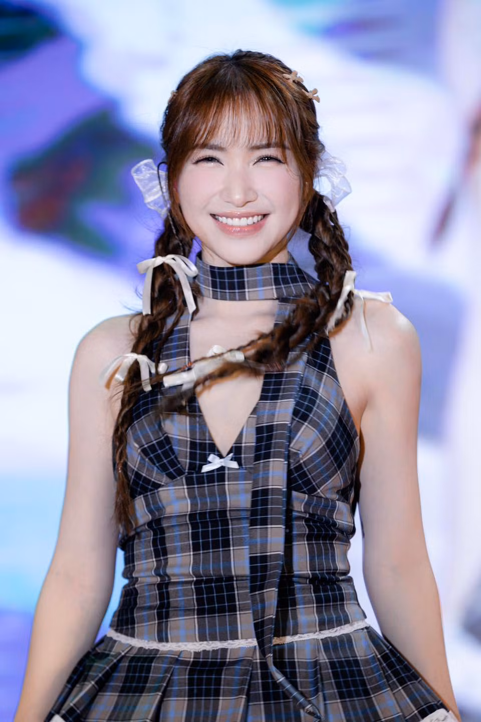 Ở tuổi 29, Hòa Minzy là một trong những nữ ca sĩ thực lực, thường xuyên được mời biểu diễn ở nhiều chương trình. Ảnh: FB Hòa Minzy