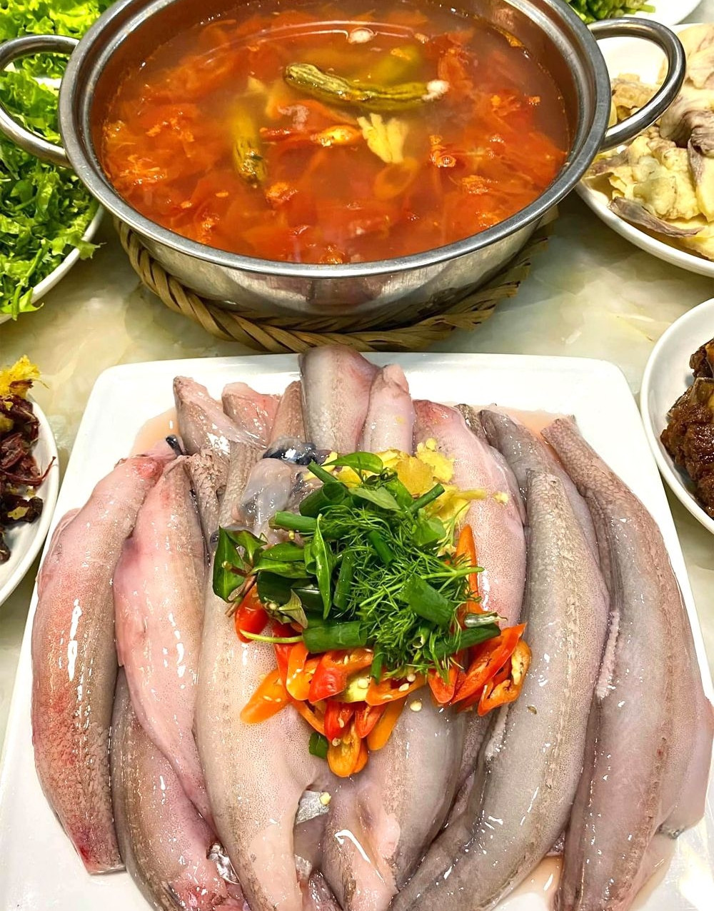 Nhưng ngày nay, loại cá trở thành đặc sản khoái khẩu được nhiều người ưa chuộng, góp mặt trong thực đơn của nhiều nhà hàng, khách sạn hay quán ăn. Ảnh; Dulichphongnha