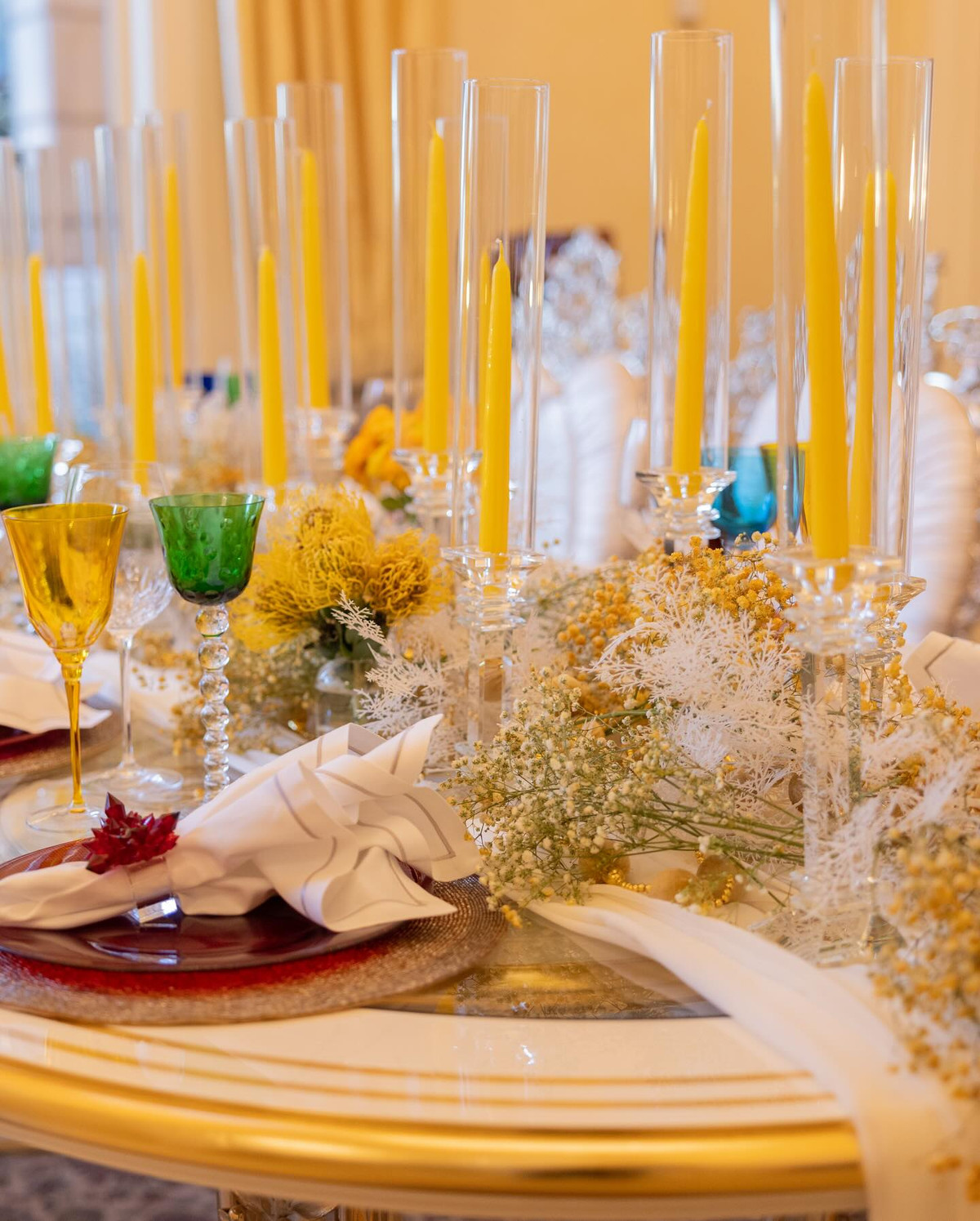 Bàn tiệc được decor lung linh. Ảnh: Mimi Morris