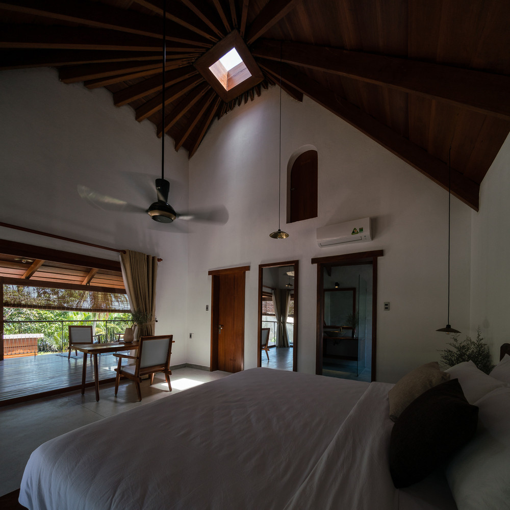 Nội thất phòng ngủ tối giản. Ảnh: Quang Tran