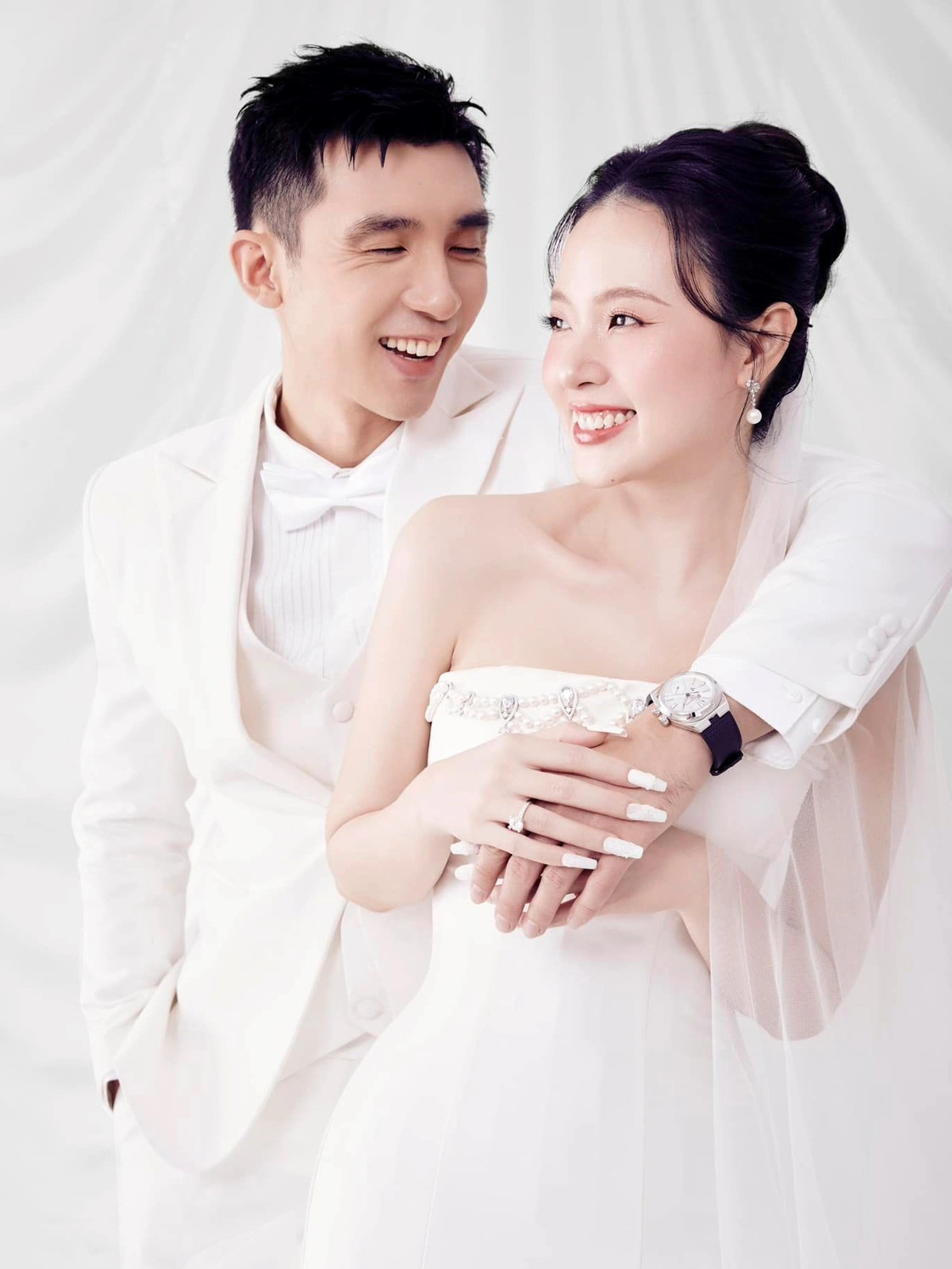 Ngoài nắm giữ 2% vốn của nhựa Duy Tân, thiếu gia Minh Đạt còn đảm nhận vị trí giám đốc vận hành (COO) một chi nhánh, đồng thời là trợ lý tổng giám đốc công ty. Ảnh: Facebook