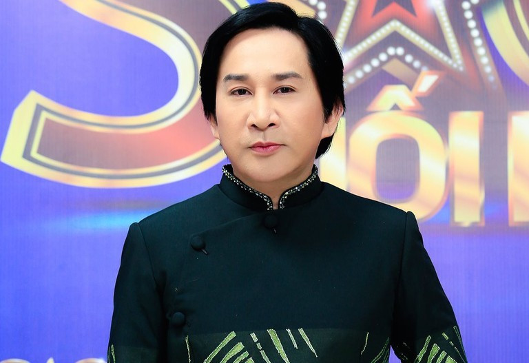 Trong chương trình Sao Nối Ngôi, nghệ sĩ Kim Tử Long tiết lộ vào đầu những năm 2000, ông sở hữu trong tay 1.000 cây vàng. Số vàng này được nam nghệ sĩ tích góp sau những lần đi hát và cả bán nhà thu lời lãi. Ảnh: Vietnamnet