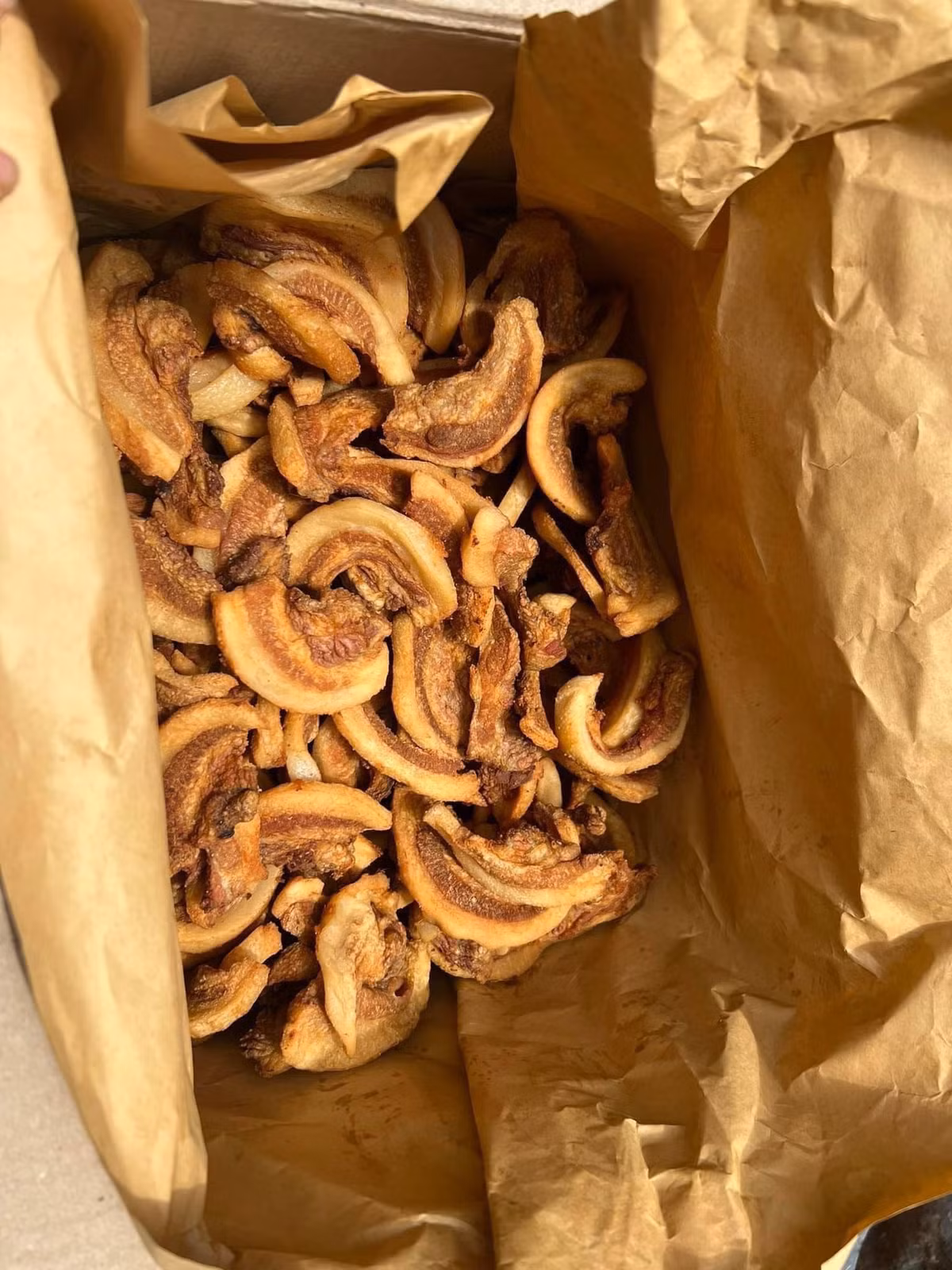 Dù vậy, nhiều người giàu lùng mua, phải mất công chờ đợi vài ngày mới có hàng. Ảnh: Facebook