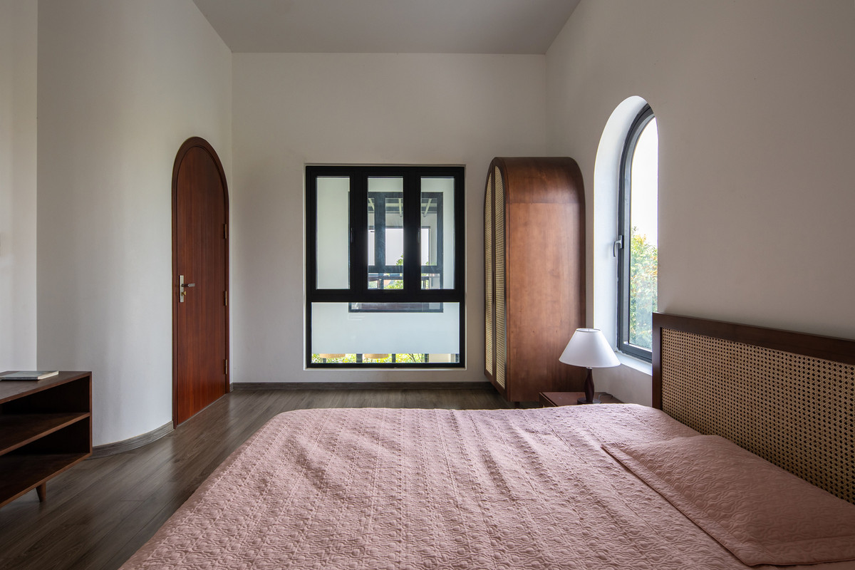 Tầng 2 là phòng ngủ của 2 cậu con trai thường đến chơi vào mỗi cuối tuần và phòng chơi bóng bàn cho cả gia đình. Ảnh: Hoàng Lê