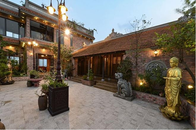 Những khối gỗ đã mục nát theo thời gian được thay thế, những chi tiết còn lại được giữ nguyên hiện trạng. Ảnh: Điêu Khắc Liên Vũ