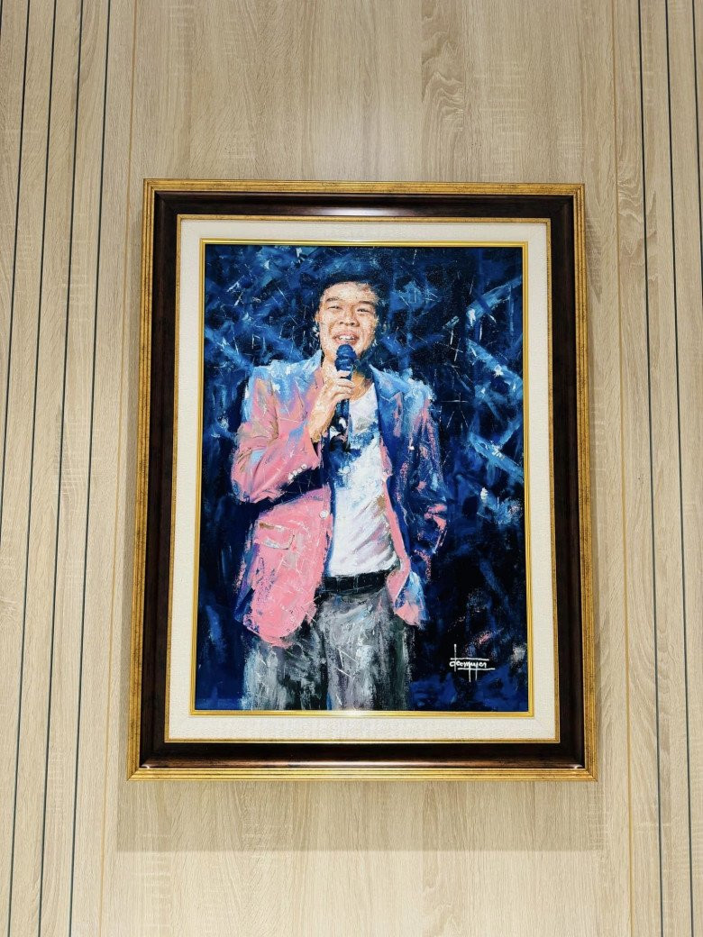 Bức tranh phác họa về gia chủ mà Trung Ruồi được tặng. Ảnh: FBNV