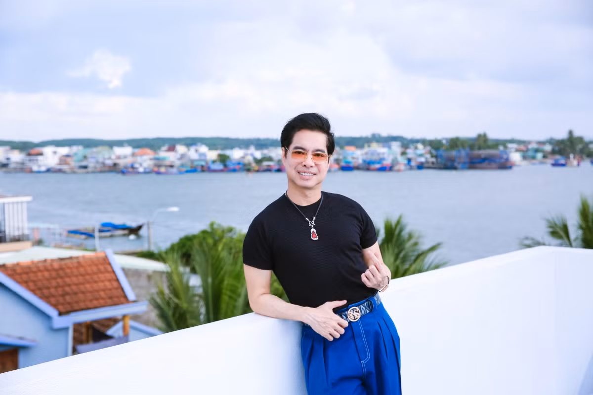 Ngôi nhà ven sông có tầm nhìn thoáng mát. Ảnh: FBNV