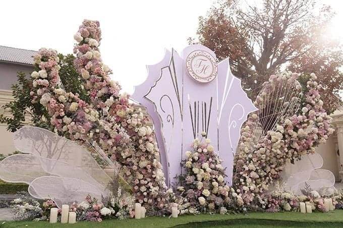 Dù đã gần 4 năm trôi qua nhưng mọi khoảnh khắc về đám cưới vẫn cực kỳ ấn tượng, chẳng khác gì trong phim ngôn tình. Ảnh: Facebook