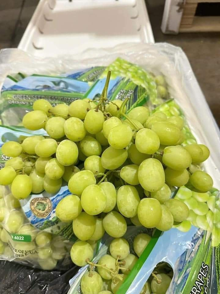 Theo người bán, nho xanh Mỹ giòn ngọt, vỏ mỏng, lại không hạt nên được nhiều khách hàng lựa chọn. Ảnh: Facebook