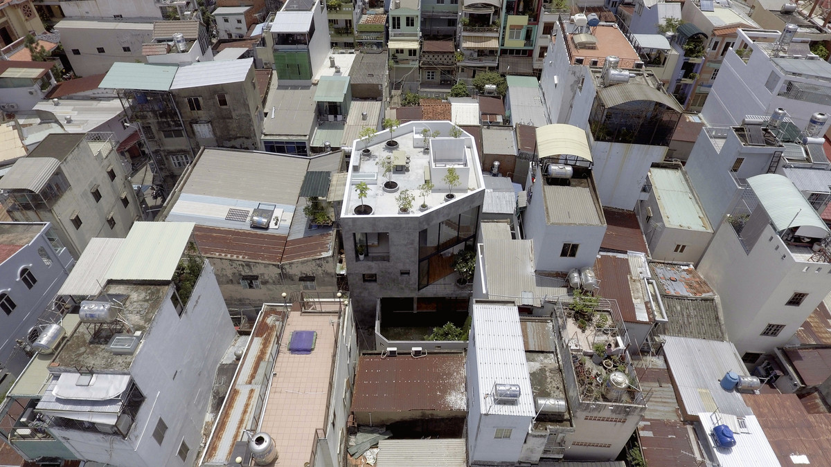 Do đó, mục tiêu của dự án này là tạo ra một không gian sống mở giữa một khu dân cư đông đúc. Ảnh: Hiroyuki Oki