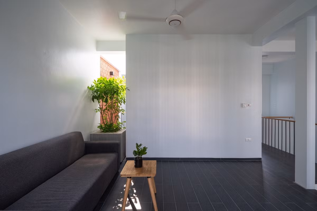 Tầng 4 bố trí thêm phòng làm việc, uống trà và tiếp bạn bè. Ảnh: Triệu Chiến