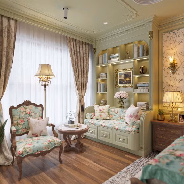 Từng góc nhỏ trong phòng đều được Hoàng Kim Ngọc chăm chút cẩn thận, từ giấy dán tường đến bàn cổ điển. Ảnh: FBNV