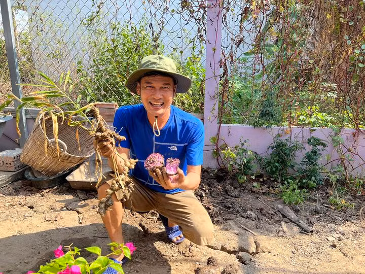 Với Tiết Cương, khu vườn như một nguồn sống để tìm sự bình yên, tận hưởng bầu không khí trong lành. Ảnh: FBNV