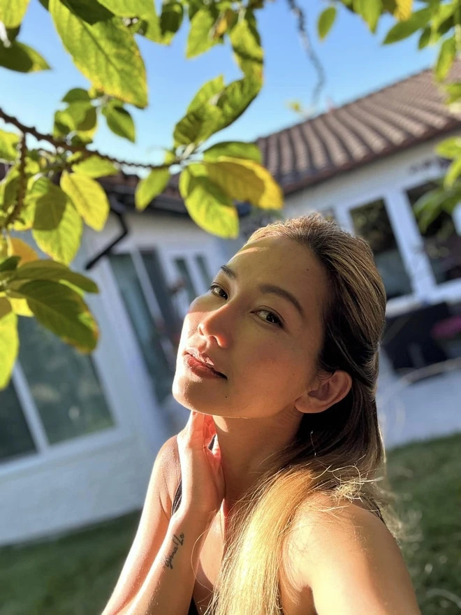 Kim Hiền đang sống trong căn biệt thự trắng tại tiểu bang California (Mỹ) với diện tích khoảng 200m2. Ảnh: FB Kim Hiền