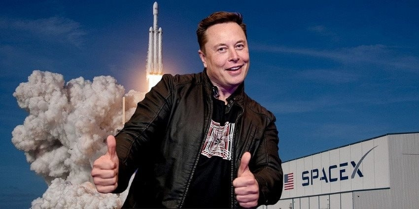 Không những thế, Elon Musk còn quyết định bán hết bất động sản và sống trong một ngôi nhà nhỏ lắp ghép chỉ rộng khoảng 30m2, được thuê bởi SpaceX. Ảnh: CNBC