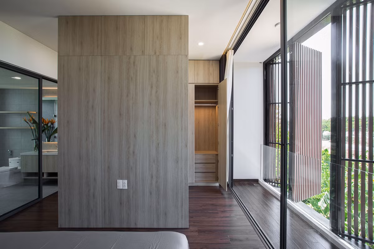 Khi con cái lớn lên, phòng này sẽ trở thành phòng riêng cho chúng. Tất cả các phòng đều tràn ngập ánh sáng và gió. Ảnh: Archdaily