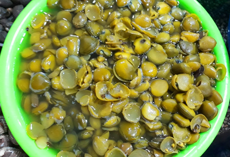 Trên chợ online và trang thương mại điện tử, quả mắm được rao bán từ 90.000 - 120.000 đồng/kg. Ảnh: Baoquangninh