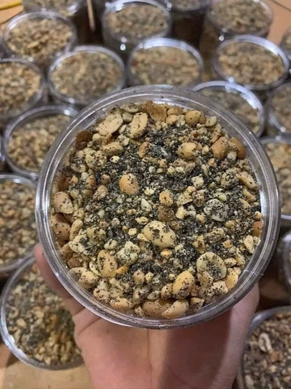 Ngày nay, muối vừng lên đời thành đặc sản được săn lùng ở thành phố. Ảnh: Facebook