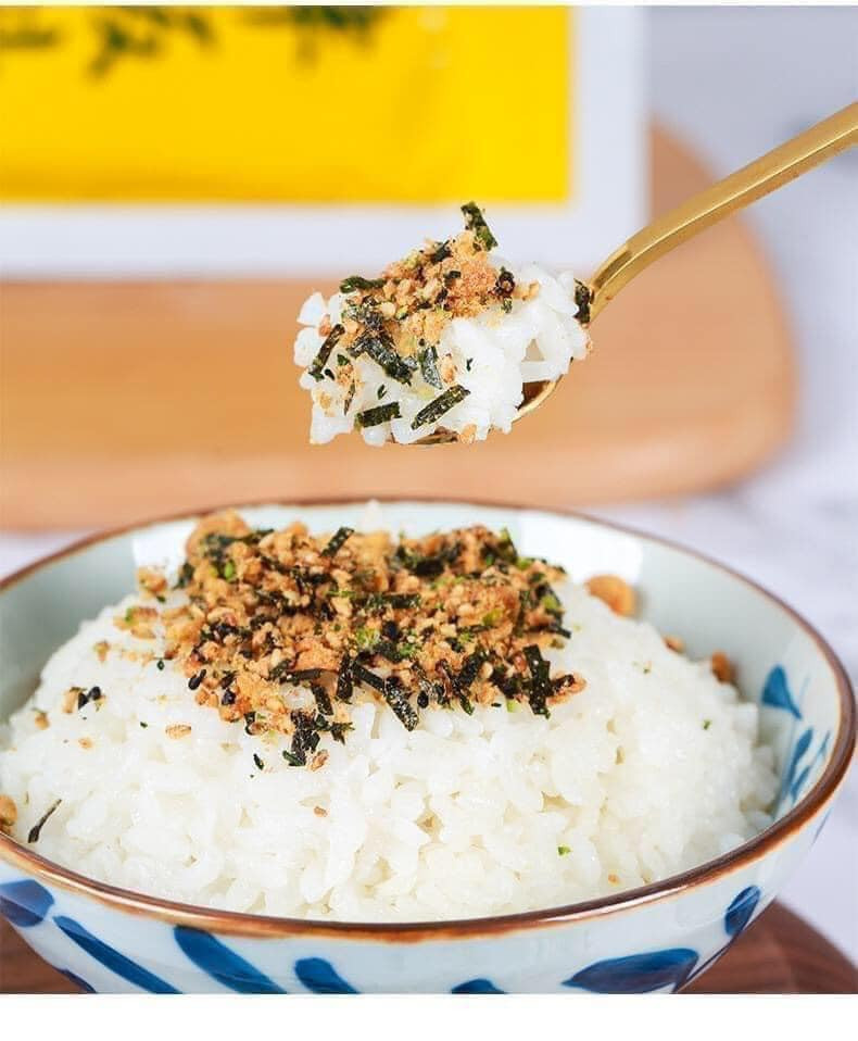 Trên chợ mạng, muối vừng truyền thống giá khoảng 140.000 đồng/kg, muối vừng rong biển 250.000 đồng/kg... Ảnh: Facebook