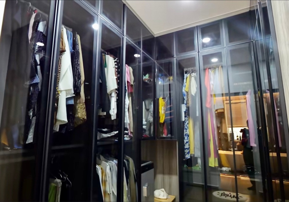 Mọi vật dụng đầy đủ, tiện nghi giúp họ thoải mái tận hưởng sự riêng tư dù sống cùng đại gia đình. Ảnh: Vietnamnet