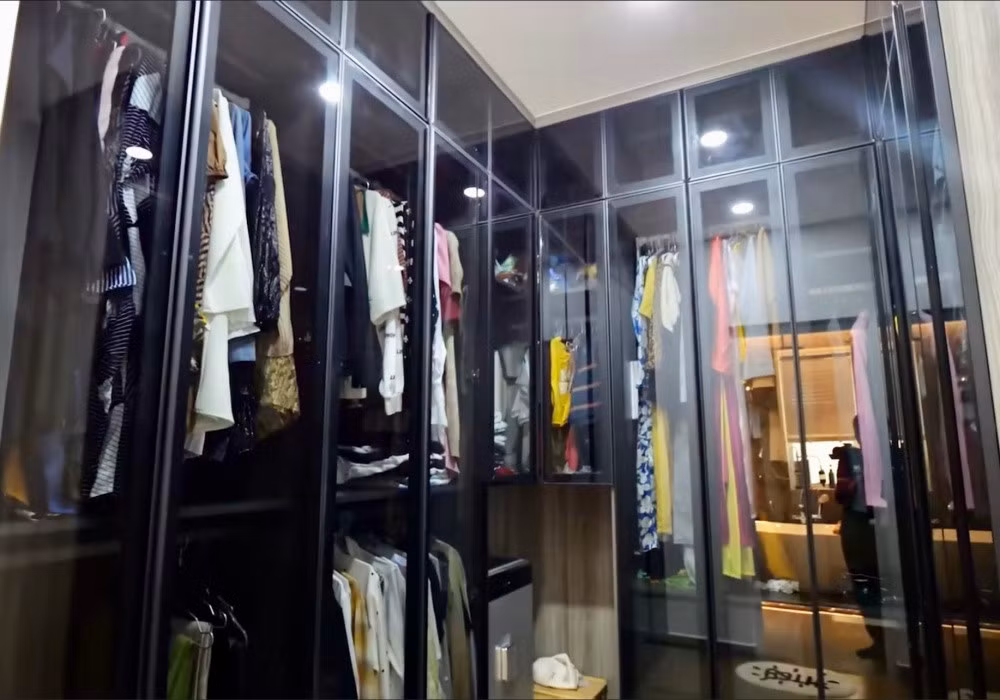 Mọi vật dụng đầy đủ, tiện nghi giúp họ thoải mái tận hưởng sự riêng tư dù sống cùng đại gia đình. Ảnh: Vietnamnet