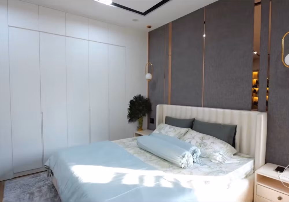 Không gian sinh hoạt riêng của vợ chồng Thu Trang như một căn hộ thu nhỏ có sảnh, phòng ngủ, phòng quần áo, nhà vệ sinh. Ảnh: Vietnamnet