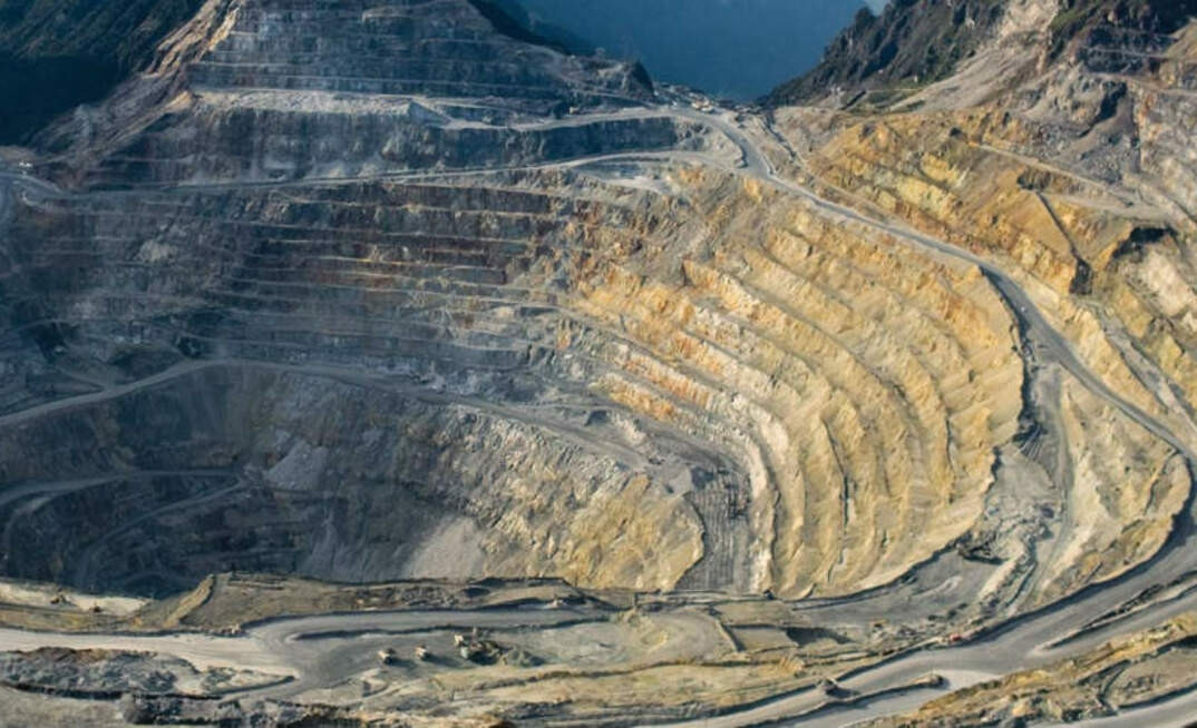 Năm 2023, Nam Phi sản xuất 100 tấn vàng, tăng từ 89 tấn trong năm 2022. Ước tính một phần mười trữ lượng vàng toàn cầu nằm ở quốc gia này. Ảnh: Getty