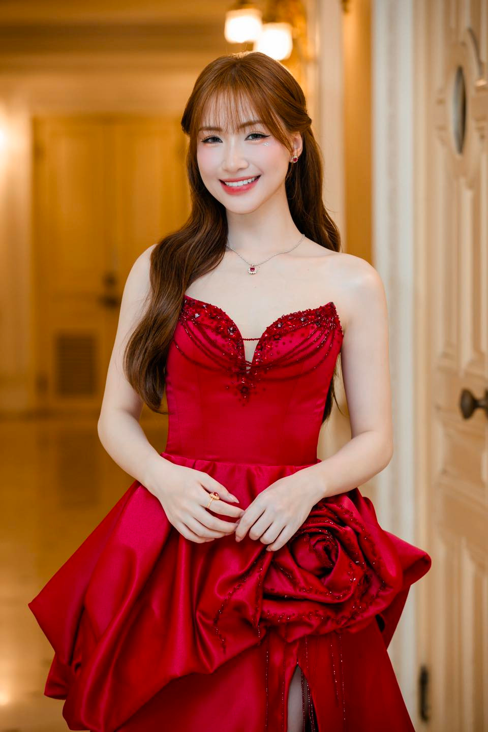 Động thái thẳng thắn của ca sĩ Hòa Minzy khiến nhiều người quan tâm, nhất là tò mò về khối tài sản của cô ở tuổi 29. Ảnh: FB Hòa Minzy