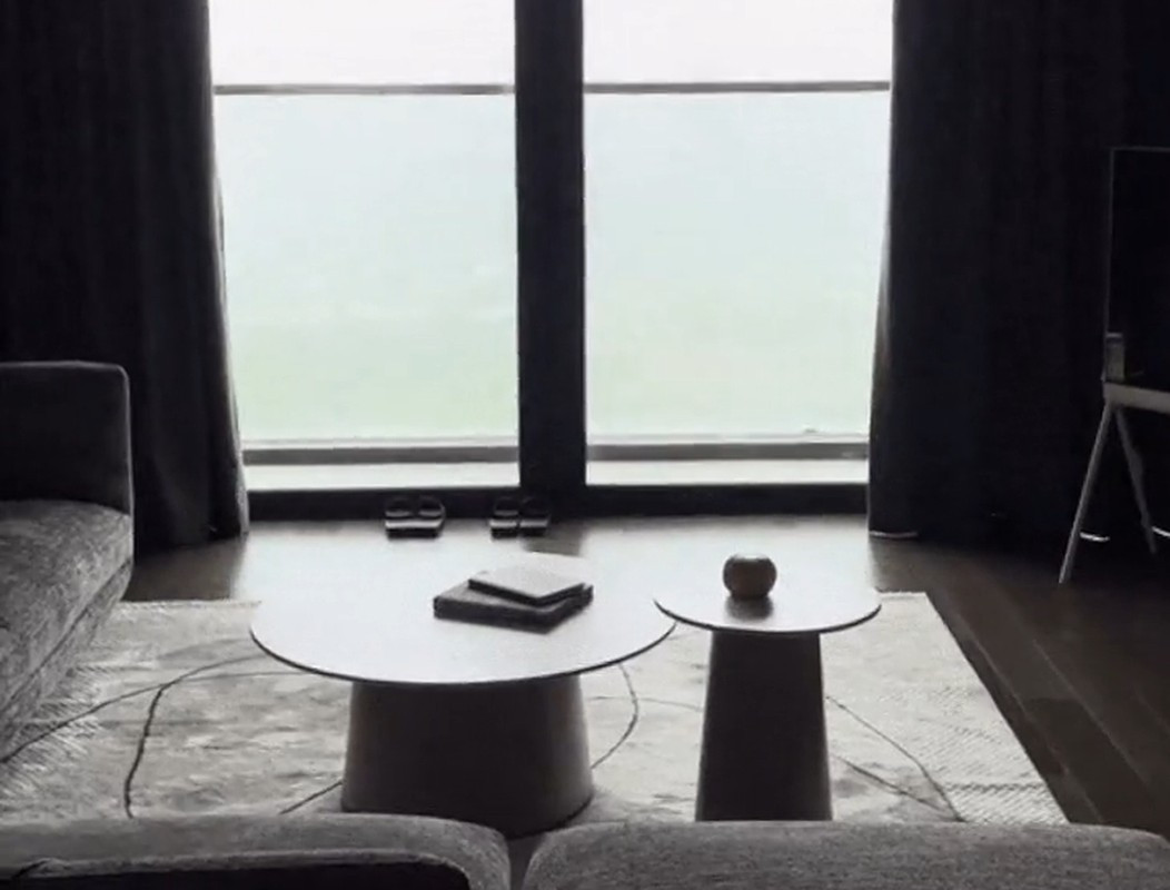 Trước đó, trong một clip trên TikTok cá nhân, Midu từng hé lộ hình ảnh căn nhà tân hôn, được cư dân mạng hết lời khen ngợi. Ảnh: chụp màn hình TikTok