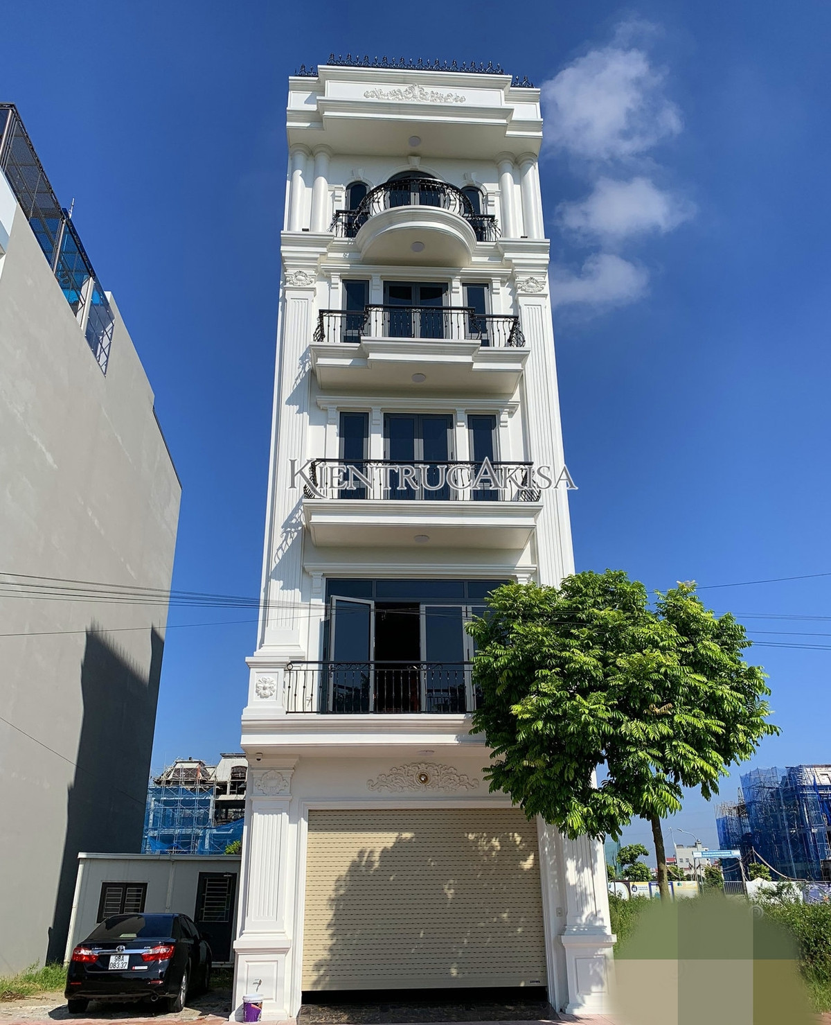 Vì vậy, quan điểm phong thủy cho rằng đường cạnh nhà càng to càng rộng thì vinh hoa phú quý càng nhiều. Ảnh: Kiến trúc AKISA