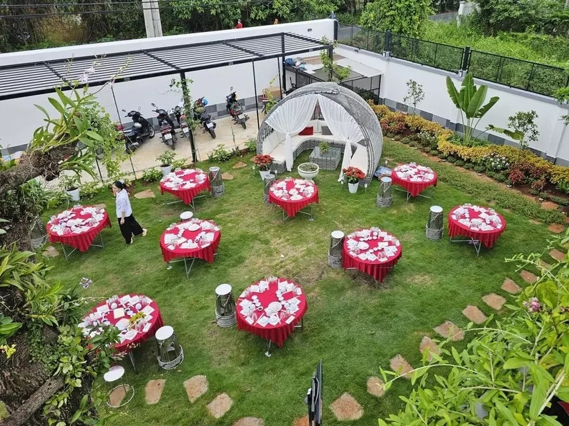 Công trình bao gồm khu nhà chính, sân trước và vườn sau. Ảnh: FB Quach Thanh Danh