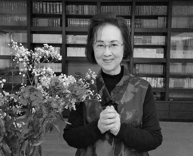 Mới đây, thông tin nhà văn nổi tiếng Quỳnh Dao qua đời tại nhà riêng, hưởng thọ 86 tuổi khiến công chúng bàng hoàng. Ảnh: Sina