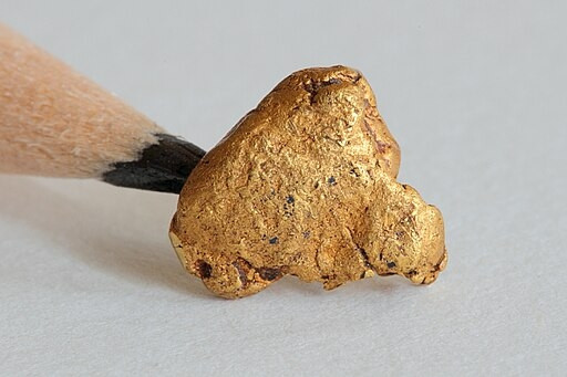 Khối vàng Monumental là khối vàng lớn thứ tư từng được tìm thấy và là khối vàng lớn nhất phát hiện tại Mỹ. Cục vàng nặng 49,5 kg, được tìm thấy vào tháng 8/1869 trong khu vực Sierra Buttes của California. Ảnh: Goldvu