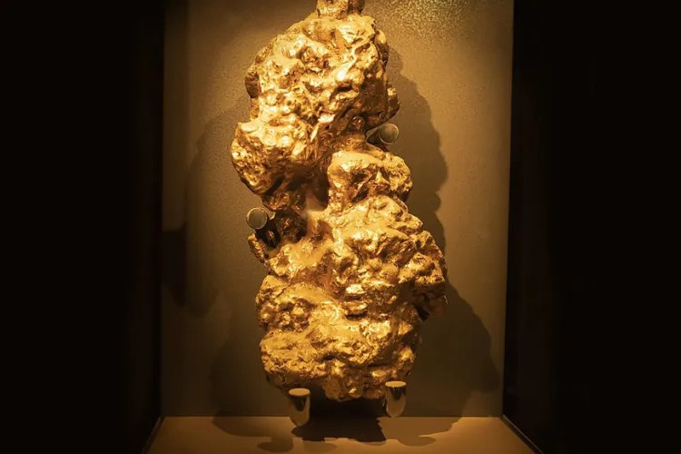 Cục vàng lớn thứ hai nặng 69 kg cũng được phát hiện ở Victoria, Úc. Năm 1858, hai thợ mỏ Cornwall đã tìm thấy khối vàng cục trên mái của một đường hầm khai thác của Công ty khai thác Red Hill. Ảnh: Sovereign Hill