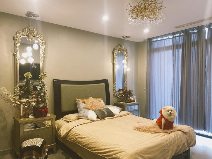 Phòng ngủ đậm chất quý tộc như khách sạn 5 sao. Ảnh: FBNV