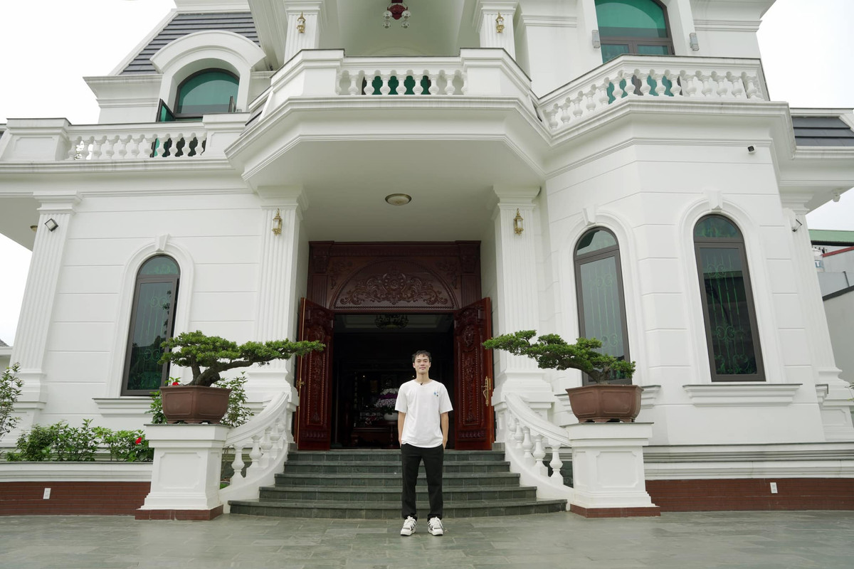 Căn biệt thự tráng lệ này được hoàn thành bằng tiền tiết kiệm của Văn Toàn. Ảnh: FB Nguyễn Văn Toàn