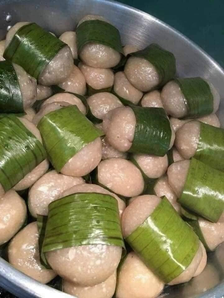 Theo người bán, bánh sống có thể để đc cả tháng, khi ăn chỉ cần cho lên nồi hấp. Ảnh: Facebook