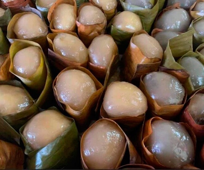 Trước kia, bánh sắn không có nhân nhưng dẻo, dai, bùi bùi, đậm vị sắn. Ảnh: Facebook