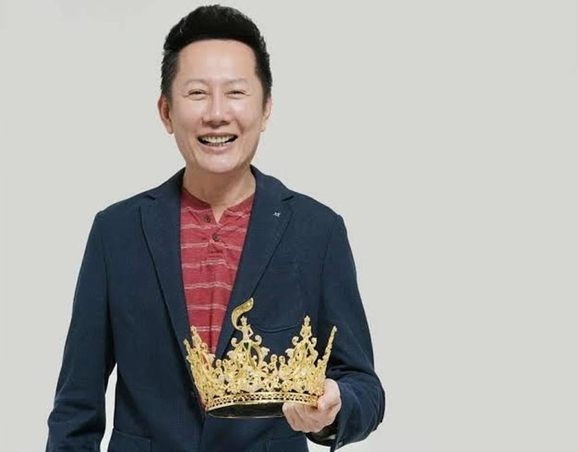 Ông Nawat Itsaragrisil, từng nổi tiếng với vai trò người dẫn chương trình truyền hình, đã trở thành một tên tuổi được biết đến trong lĩnh vực sắc đẹp khi ông tổ chức cuộc thi Miss Grand International vào năm 2013. Ảnh: Báo pháp luật