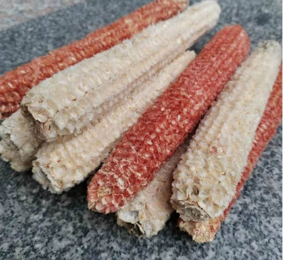 Những lõi ngô xuất khẩu sang Hàn Quốc, giá gấp nhiều lần, khoảng hơn 4.000 NDT (13,7 triệu đồng) mỗi tấn. Ảnh: Getty