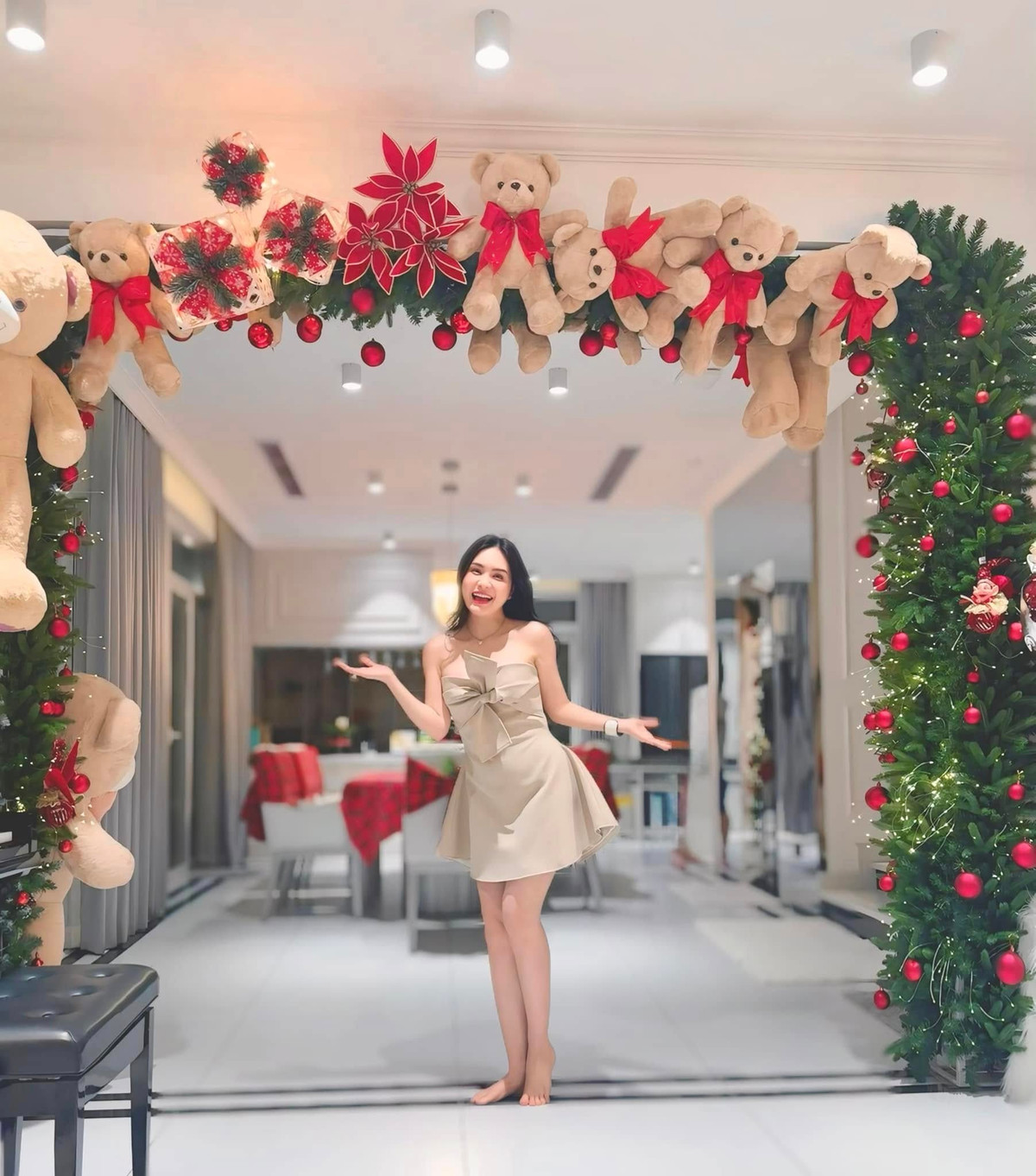 Năm nay cả nhà Đoàn Di Băng cùng chung tay trang hoàng tổ ấm theo ý tưởng của Đoàn Di Băng. Ảnh: FB Đoàn Di Băng